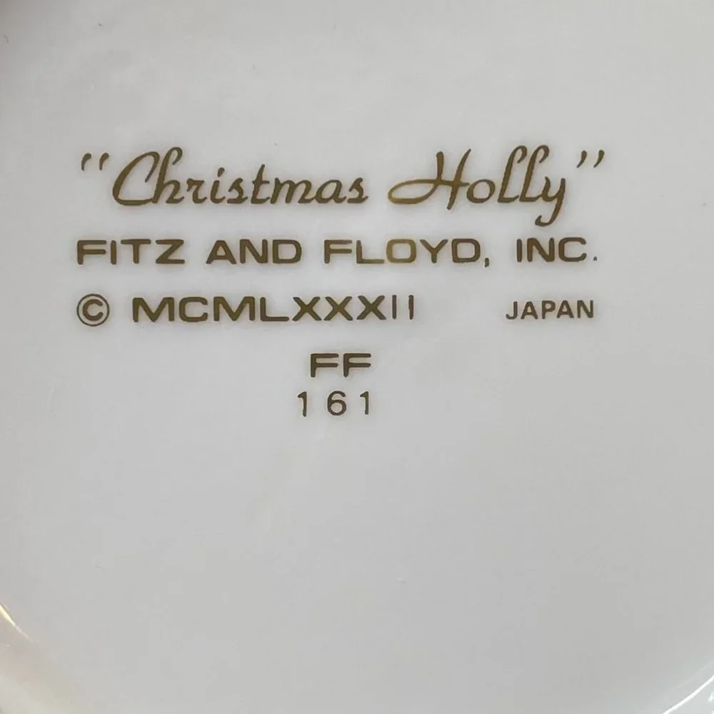 Fitz and Floyd Christmas Holly Mugs Lot of 4 - Picture 7 of 7